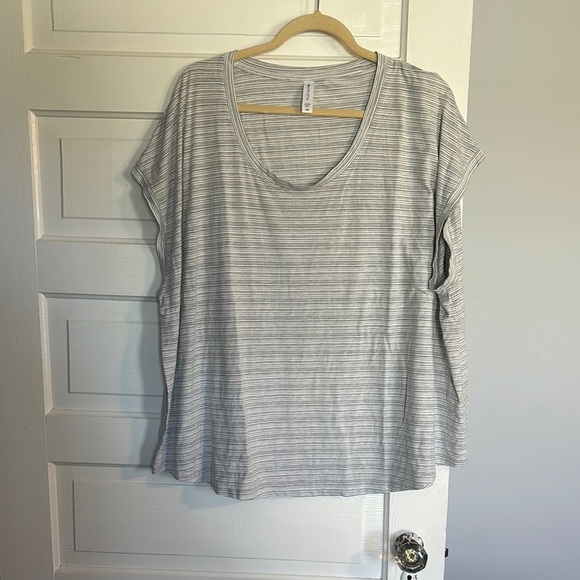 Athleta Gray and White Boxy Cap Sleeve T-Shirt - Picture 1 of 5